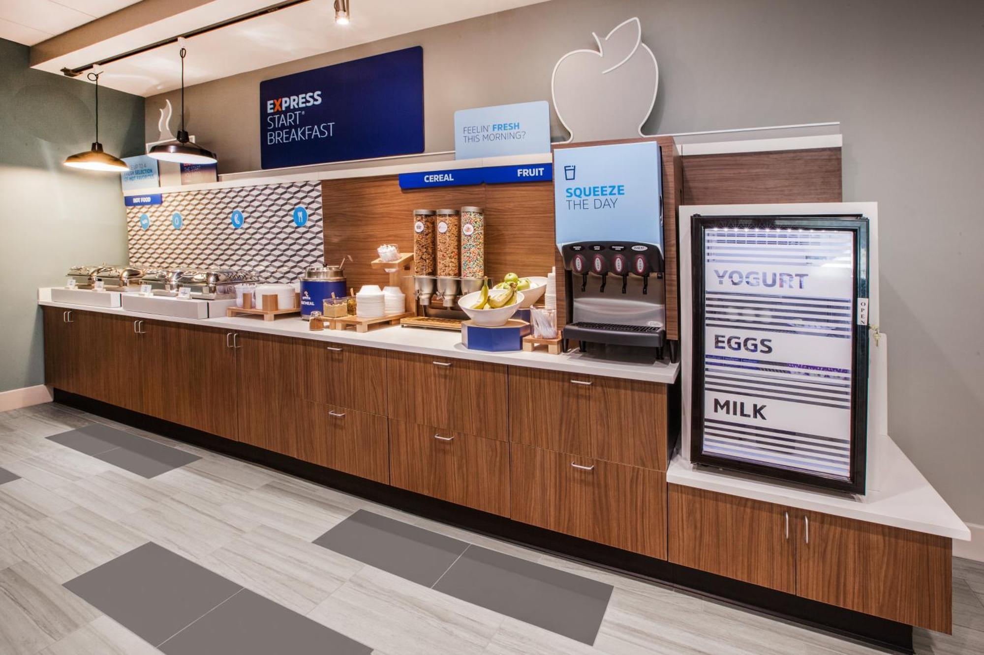 Holiday Inn Express & Suites Fresno Airport By Ihg Zewnętrze zdjęcie